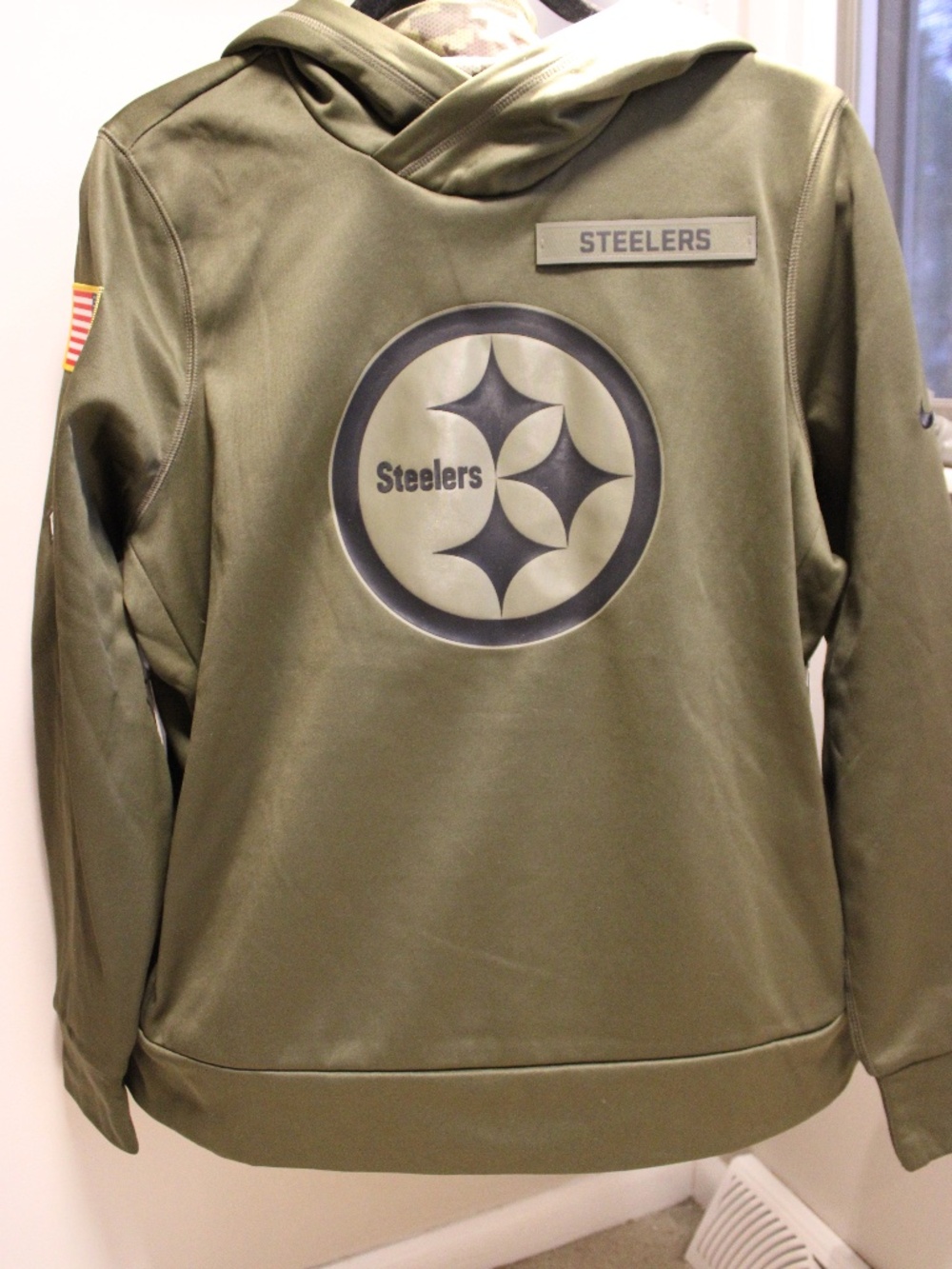 Nike Salute To Serve Hoodie Woman XL New With Tags Camo Green